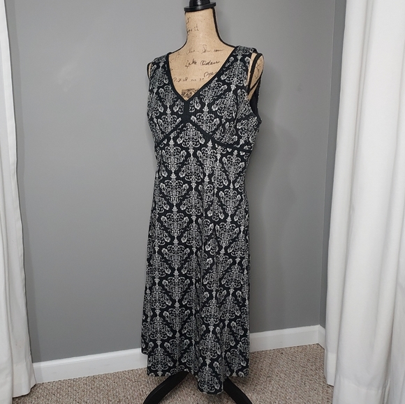 LOFT Dresses & Skirts - Loft, black & white size 12 dress